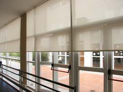 lavado de cortinas roller-screen_filtro_solar_16